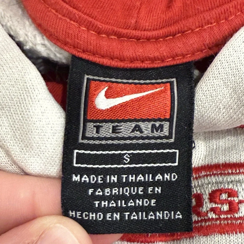Wisconsin Badgers Nike Y2K‎ Sweatshirt Hoodie Youth S Center Swoosh NCAA Vintage
